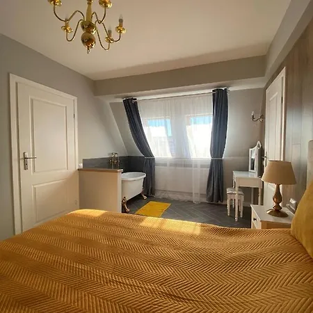 Romantic Jacuzzi Vivo Apartment *
