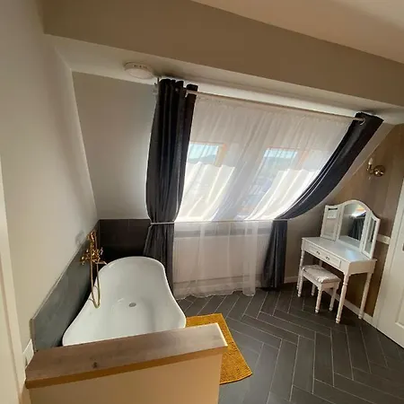 Romantic Jacuzzi Vivo Apartment *