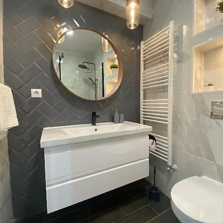 Romantic Jacuzzi Vivo Apartment Floresti (Cluj)